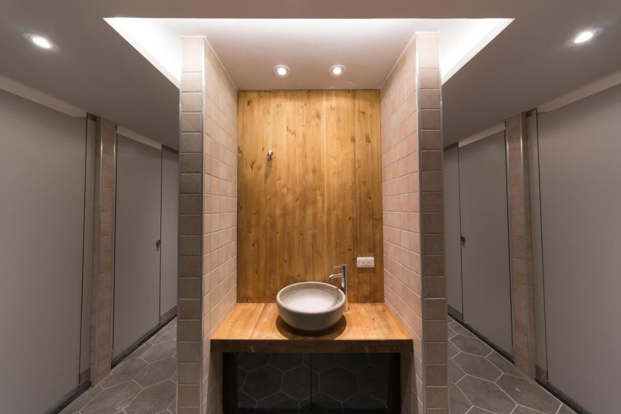Phoenix Hostel Хуалянь Экстерьер фото