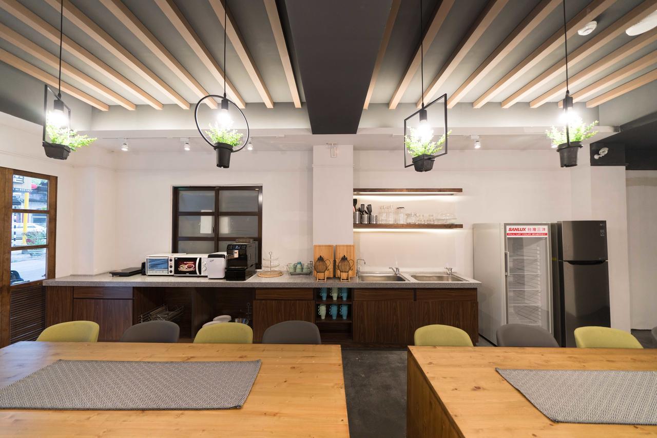 Phoenix Hostel Хуалянь Экстерьер фото
