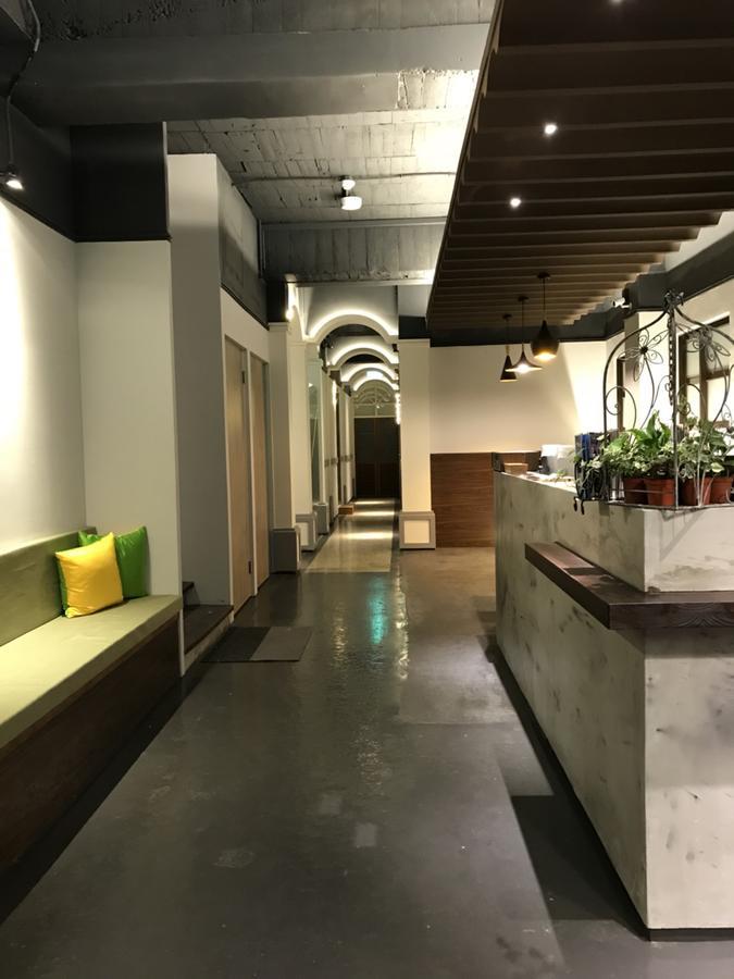 Phoenix Hostel Хуалянь Экстерьер фото